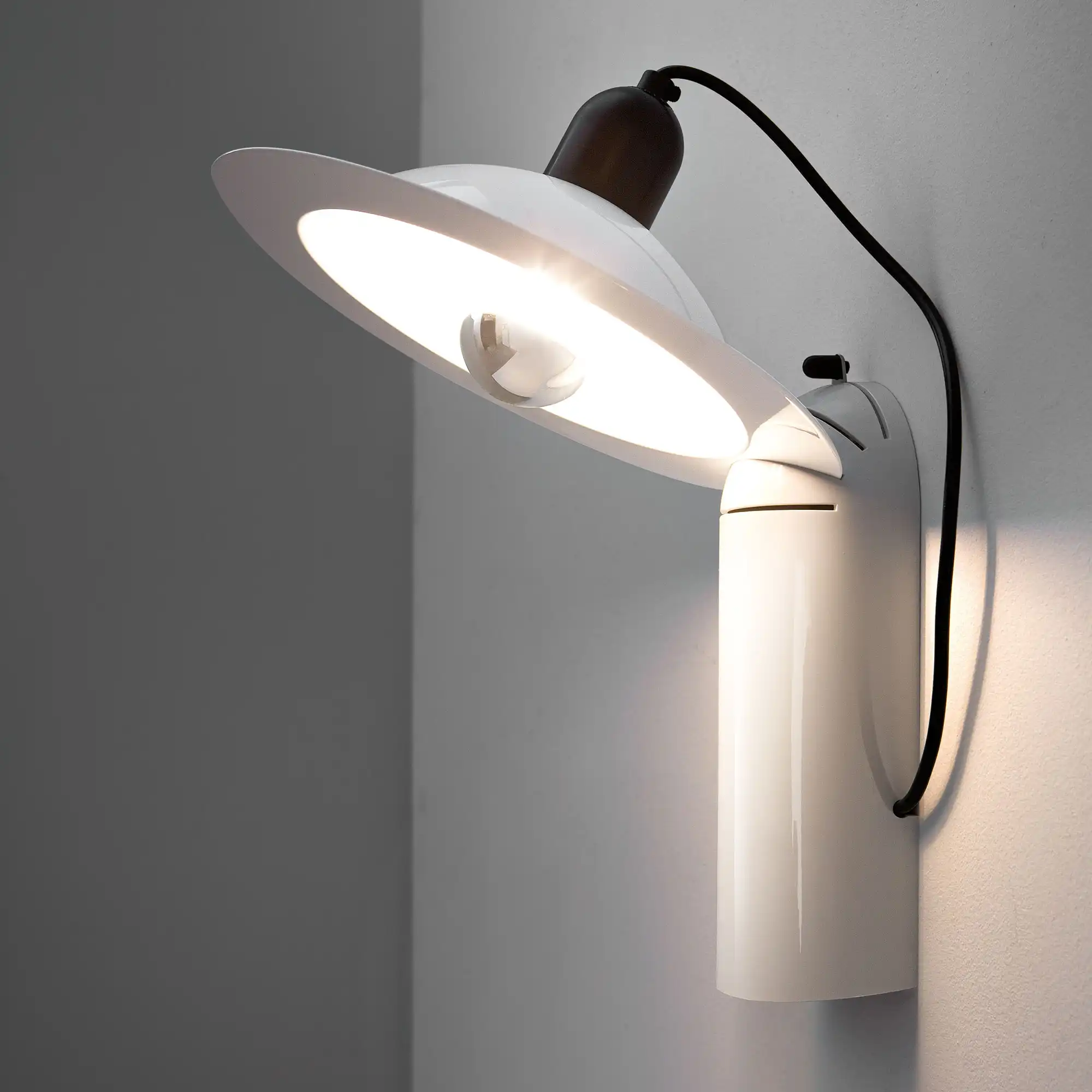 Lampiatta Table/Wall Lamp